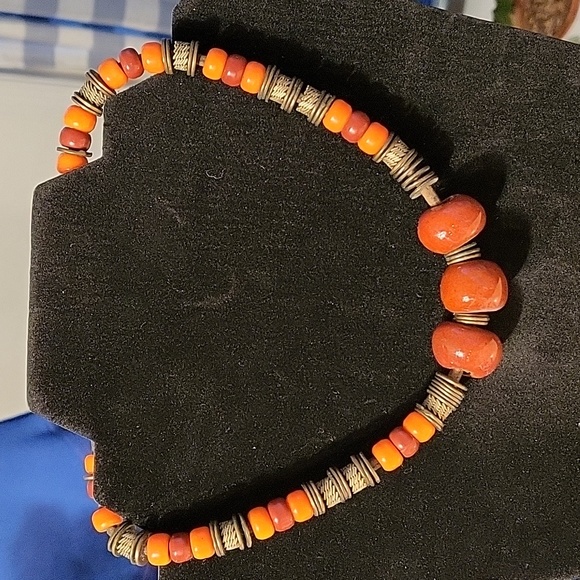 Brown beaded necklace - Picture 1 of 3